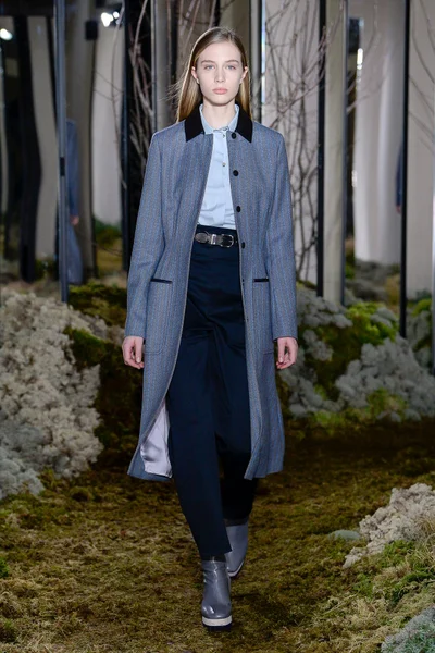 Look 19
